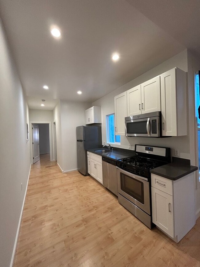 property at 718 Clementina St