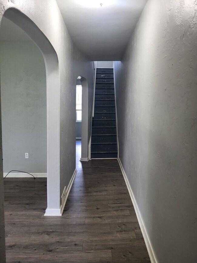 property at 141 Linnview Ave