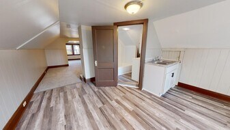 3210 W 98th St, Unit 3rd Floor