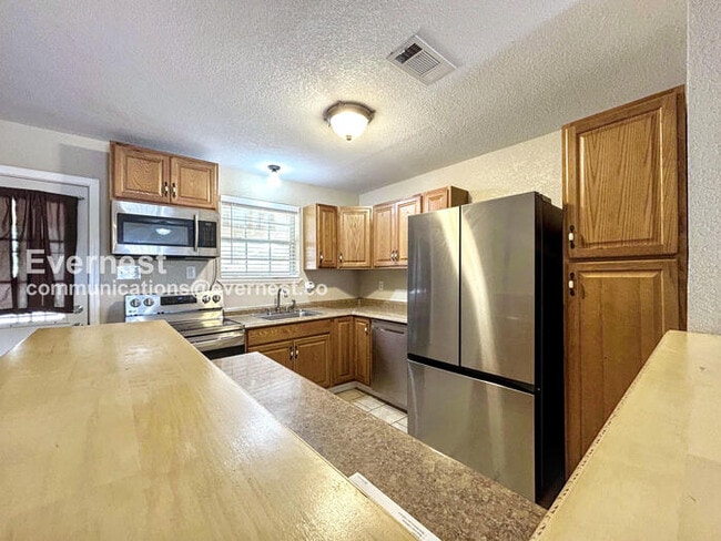 23203 Flat River Dr in Elmendorf, TX - Building Photo - Building Photo