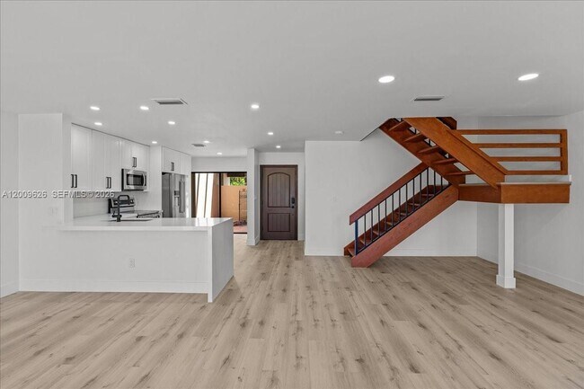 3737 Alcantara Ave in Doral, FL - Building Photo - Building Photo