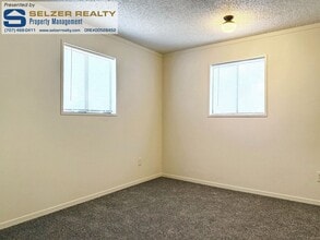 681 N Oak St in Ukiah, CA - Building Photo - Building Photo