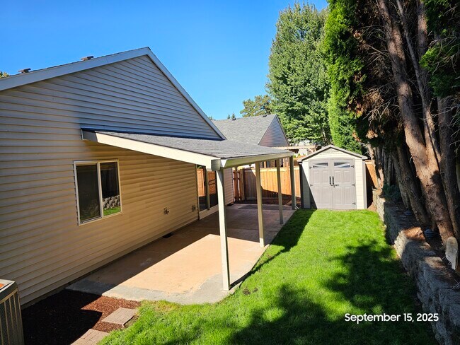 21138 SW Houston Dr in Sherwood, OR - Building Photo - Building Photo