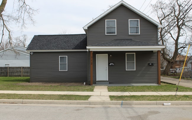 712 Elizabeth St in Mishawaka, IN - Building Photo - Building Photo