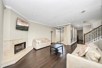 1112 Bering Dr in Houston, TX - Building Photo - Building Photo