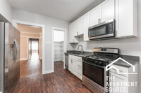 1452 W Winnemac Ave, Unit 1 in Chicago, IL - Building Photo - Building Photo