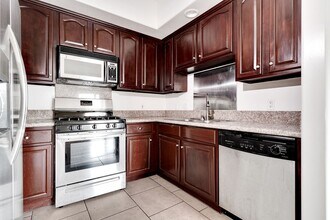 Corinth in Los Angeles, CA - Building Photo - Building Photo