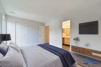 Garden Oaks in Edmonton, AB - Building Photo - Building Photo