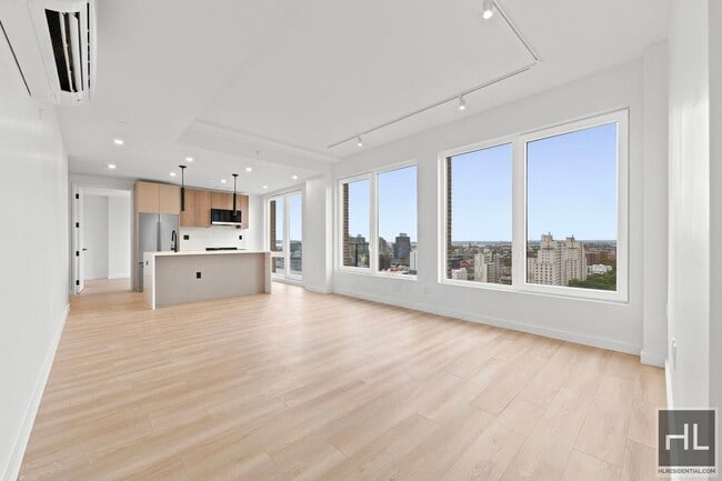 Luxury 3BR with Loft, Two Terraces & In-Unit W/D