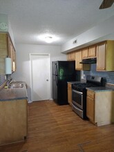 1721 Whitney Dr in Hanover Park, IL - Building Photo - Building Photo