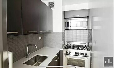 East 39th Street in New York, NY - Building Photo - Building Photo