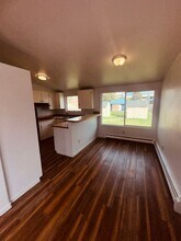 3005 Eureka St in Anchorage, AK - Building Photo - Building Photo