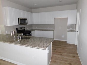 104 Royal Palm Way in Leander, TX - Building Photo - Building Photo