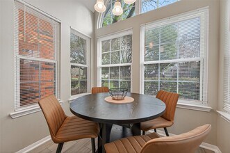 6635 Queensclub Dr in Houston, TX - Building Photo - Building Photo