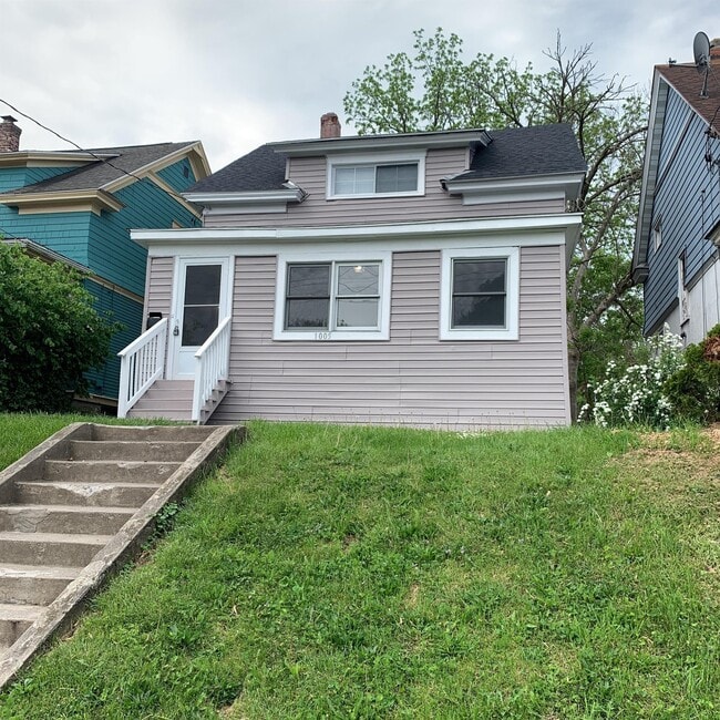 property at 1005 Teall Ave