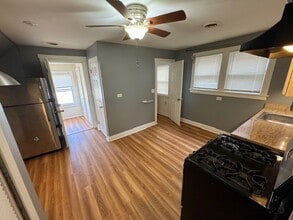 3452 W Irving Park Rd in Chicago, IL - Building Photo - Building Photo