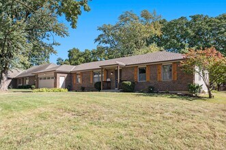 5723 Halsey St in Shawnee, KS - Building Photo - Building Photo