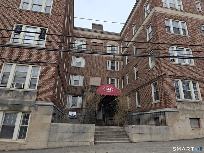 144 Grove St in Waterbury, CT - Building Photo - Building Photo