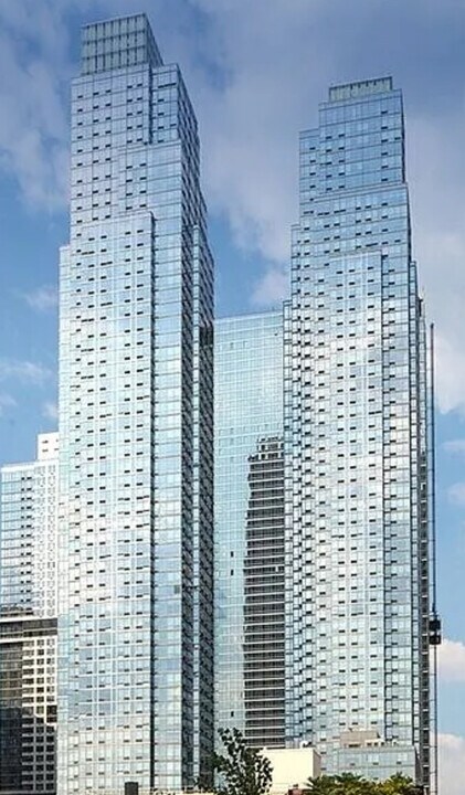 620 W 42nd St in New York, NY - Foto de edificio