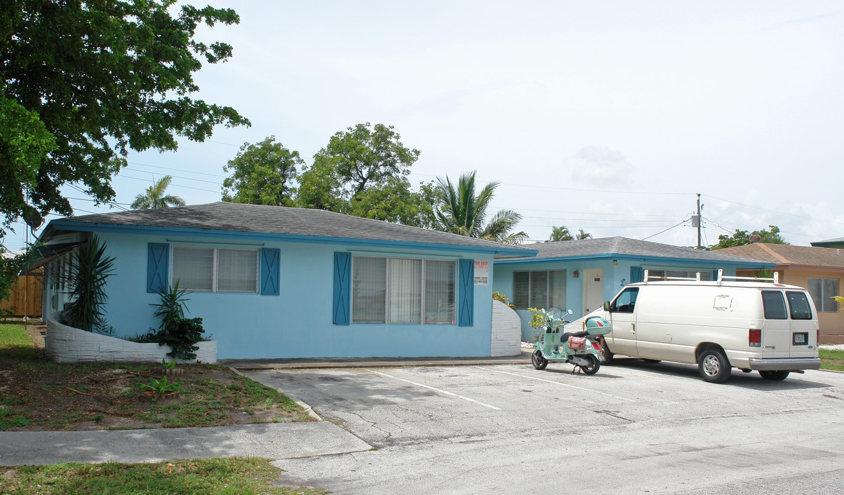 1420 SE 3rd Ct in Deerfield Beach, FL - Building Photo