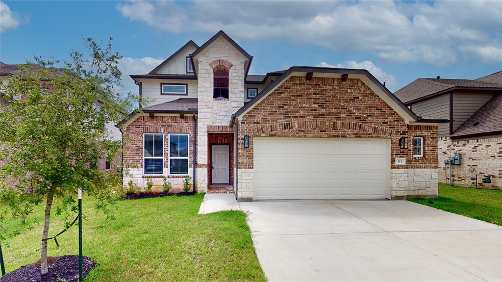 333 Spruce Oak Ln in Waller, TX - Building Photo