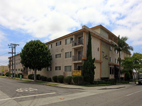 200 W. Arbor Vitae St. Apartments