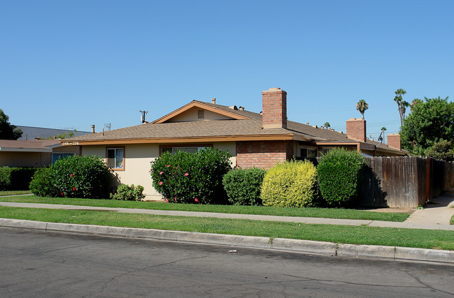 148-158 N Holly St in Orange, CA - Building Photo - Building Photo