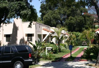 210 W Micheltorena St in Santa Barbara, CA - Foto de edificio - Building Photo