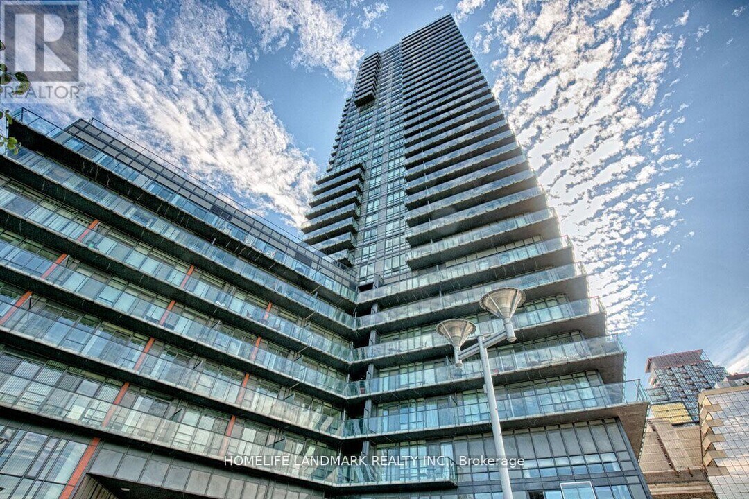 825 Church St in Toronto, ON - Building Photo