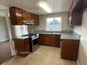8571 Fairlawn Ct in Sacramento, CA - Building Photo - Building Photo