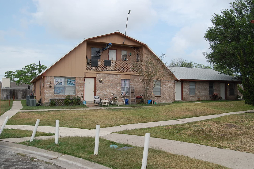 3622 Crestbrook Ct in Corpus Christi, TX - Foto de edificio