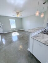 1603 Dehart, Unit Unit B in New Iberia, LA - Building Photo