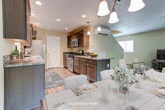 1181 NW 2nd Ct in Hillsboro, OR - Building Photo - Building Photo