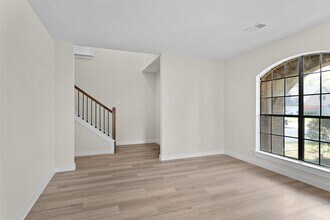 4930 Northfork Dr in Pearland, TX - Building Photo - Building Photo