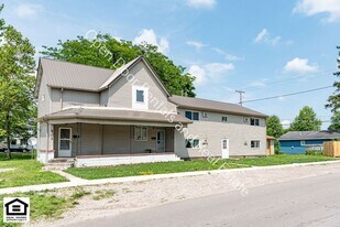 501 N Broadway St in Butler, IN - Building Photo