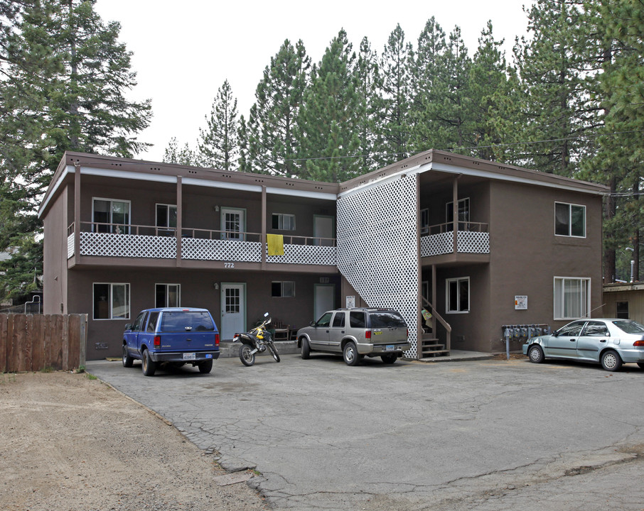 772 James Ave in South Lake Tahoe, CA - Building Photo