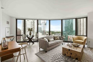 998 S State St in Chicago, IL - Building Photo