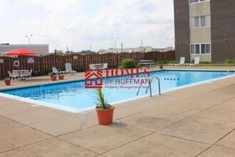 1100 Erie Ave, Unit Unit 807 in Evansville, IN - Building Photo - Building Photo