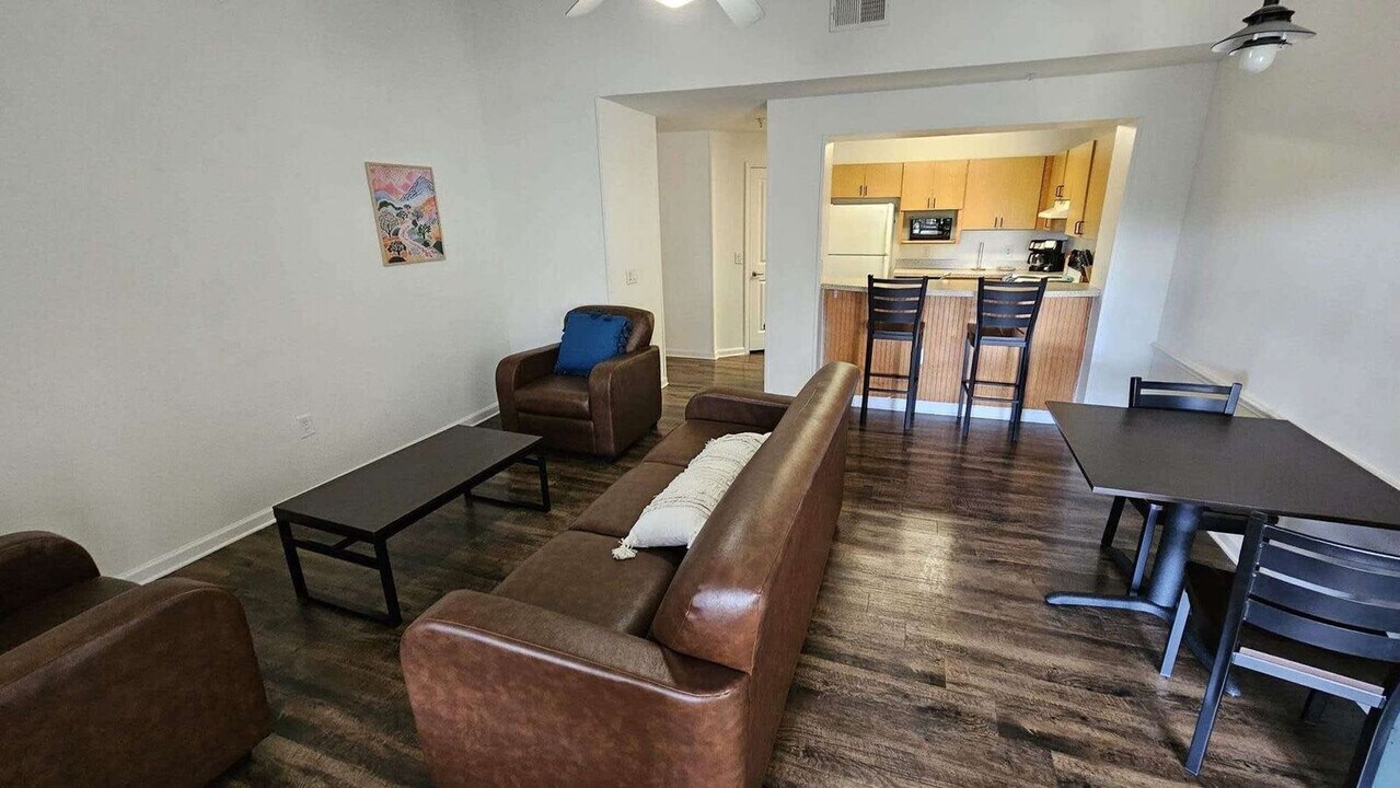 15115 Buckhorn Ct in Lutz, FL - Foto de edificio