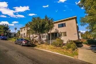 700 Robinson St in Los Angeles, CA - Building Photo - Building Photo