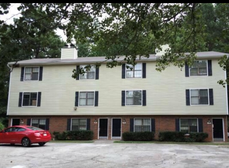3026 Destin Cir in Snellville, GA - Foto de edificio
