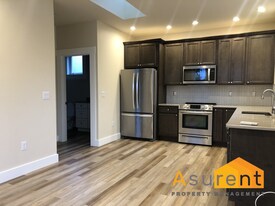 241 7th St in Ashland, OR - Building Photo