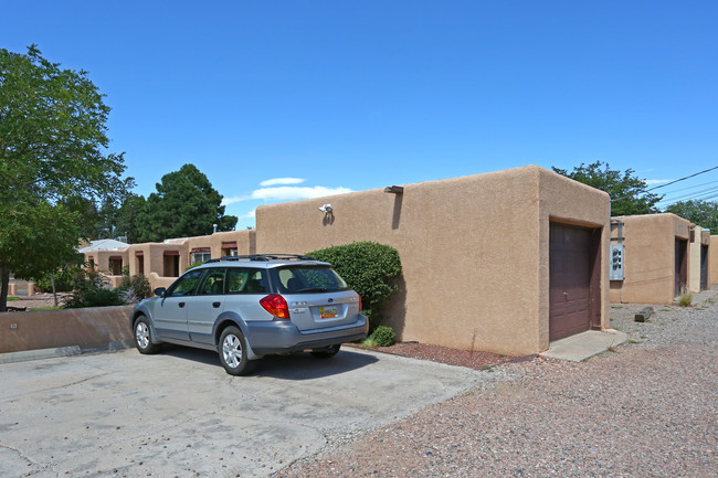 Knob Heights Triplexes in Albuquerque, NM - Building Photo - Building Photo