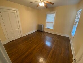 115 Bartlett St, Unit 1 in Somerville, MA - Foto de edificio - Building Photo