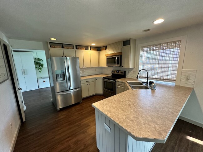 2021 Dilley Ave in Moses Lake, WA - Building Photo - Building Photo