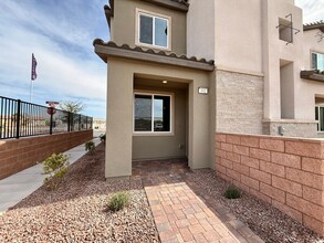 991 Gearus Pl in Henderson, NV - Building Photo - Building Photo