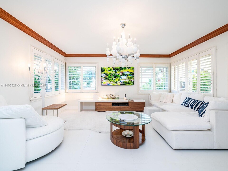 331 Nevada St in Hollywood, FL - Building Photo