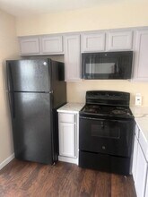 908 Guadalupe St in Lockhart, TX - Building Photo - Building Photo