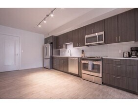 900 Beacon St-Unit -406 in Boston, MA - Building Photo - Building Photo