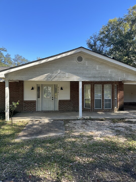 41416 Brown Rd in Ponchatoula, LA - Building Photo